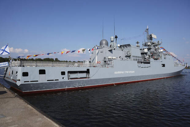 "Звезда": российский фрегат прошел у берегов Британии с подсанкционными судами