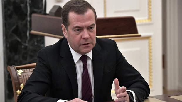 Медведев заявил, что у Японии не будет нефти и газа из России