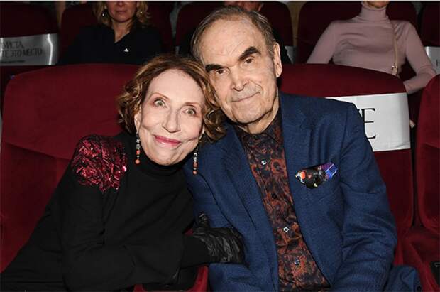 22 года ждал, но женился в 47 лет: как сын Инны Чуриковой и Глеба Панфилова обрёл счастье, но не дождался внуков