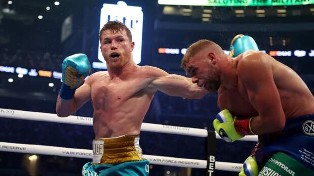 Де ла Хойя дал прогноз на возможный третий бой Альварес — Головкин