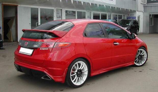 Тюнинг Honda Civic 5d красный