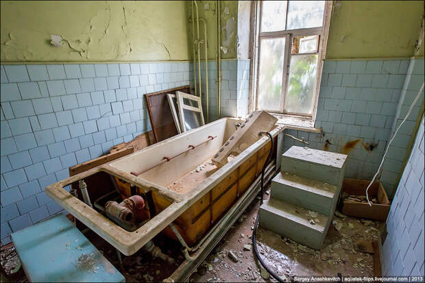 Фабрика пыток или заброшенная поликлиника сверхсекретного завода в Крыму
