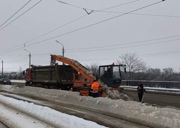 Около восьми тысяч кубометров снега вывезли за сутки с улиц Тулы