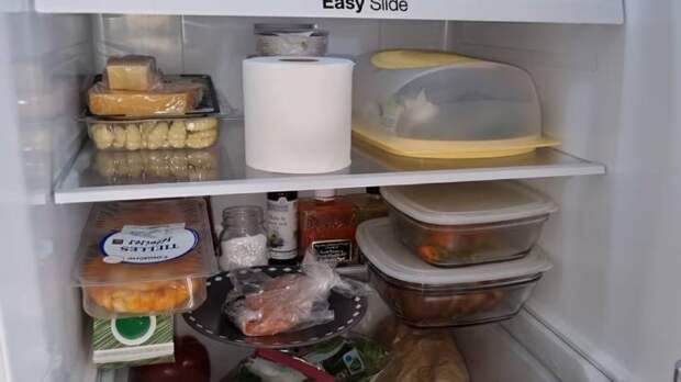 Как избавить холодильник от запаха, конденсата и продлить жизнь зелени
