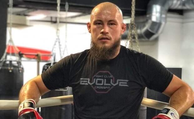 Боец UFC Фахретдинов: «Татарский народ мне финансово не помогает. Дарят одни грамоты»