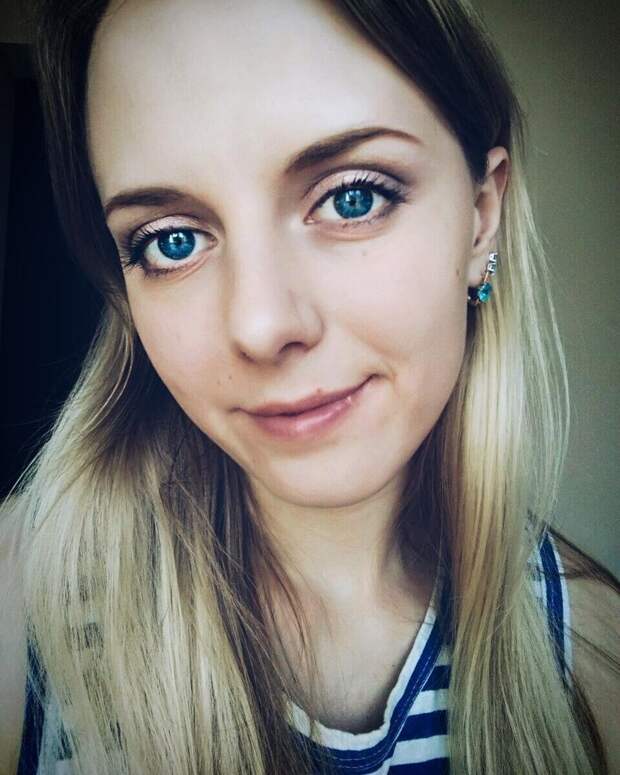 Это не они такие красивые, это она их украшает девушки, красота, тельняшка, украшение, юмор