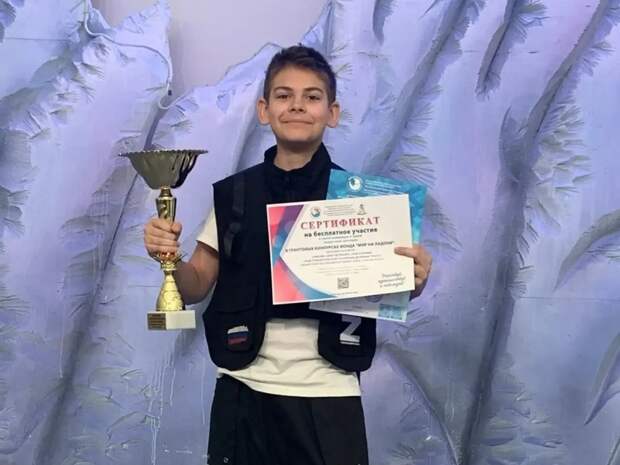 Вокалист из Адыгеи одержал победу на Международном фестивале "Мир на ладони"