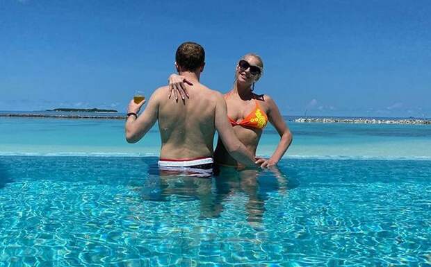 Анастасия Волочкова рассказала, почему предпочитает молодых мужчин