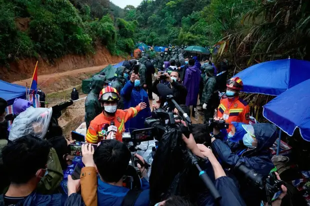 Всех пассажиров и членов экипажа разбившегося в Китае Boeing признали погибшими