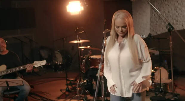 Mash: Лариса Долина прокутила в Абу-Даби 1,4 млн рублей – курила кальян и выпивала