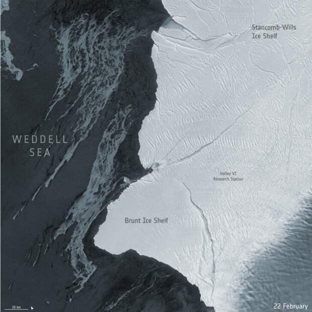 До начала раскола айсберга Фото Google Earth