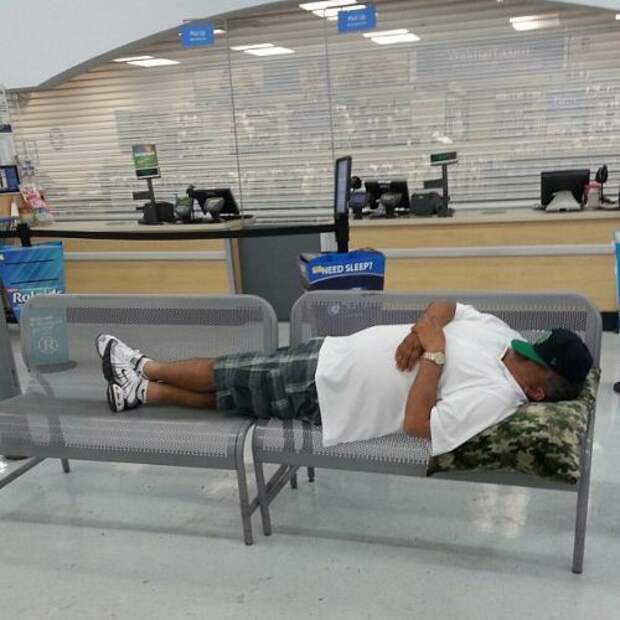 guys waiting for girls 17 Guys waiting for girls: weve all been there (30 Photos)