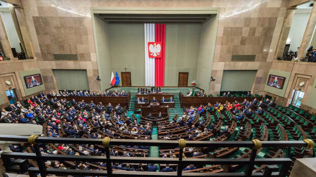 Польша захотела арестовать граждан России: В Варшаве снова "выкопали" дело Качиньского