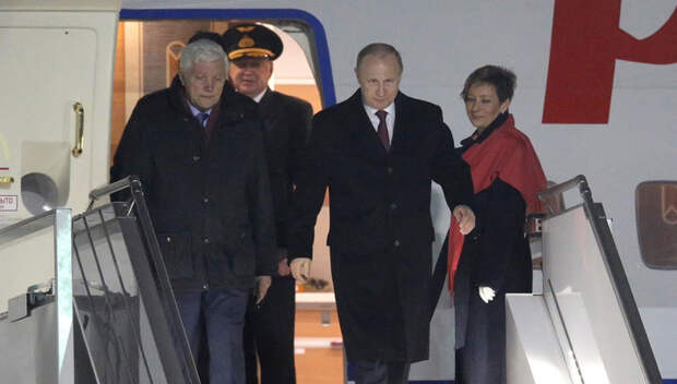 Путин прибыл на нормандские переговоры последним