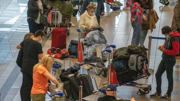 CNBC: США ограничат въезд для жителей восьми стран Африки из-за штамма «омикрон» COVID-19