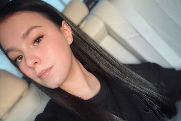 Фигуристка Щербакова расплакалась во время мужского одиночного катания на ОИ