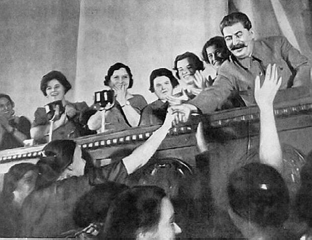 Эпиграф: Человек смертен, но это было бы еще полбеды. Плохо то, что он иногда внезапно смертен, вот в чем фокус! (М. Булгаков) Уже половину статьи написал, пока телефон не начал хрипеть припадочно.-7