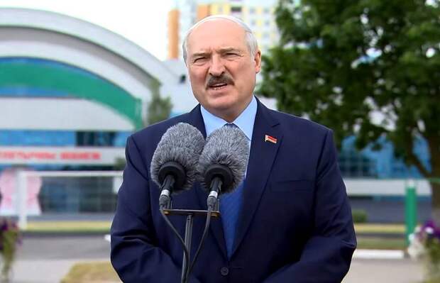 «Россияне тоже есть»: Лукашенко рассказал, откуда руководят протестами в Минске «Россияне тоже есть»: Лукашенко рассказал, откуда руководят протестами в Минске