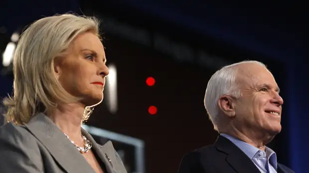 СМИ: Вдова Джона Маккейна может занять его место в сенате США