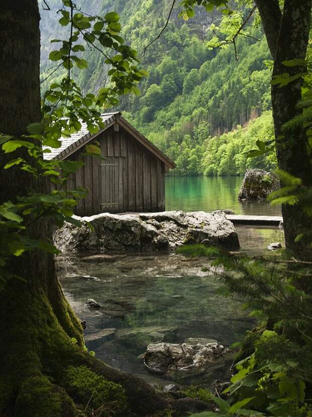 Озеро Кенигзее в Национальном парке Берхтесгаден. Германия. Фото
