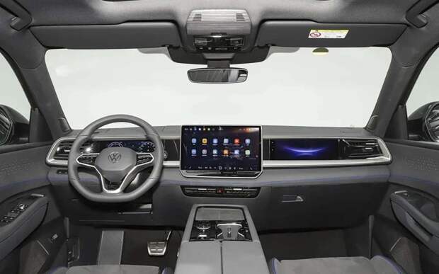 Полноприводный семейный кроссовер надежного бренда привезли в РФ