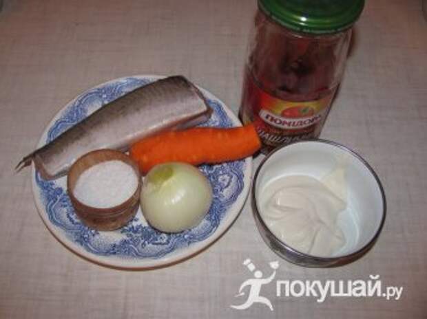 Хек тушенный с овощами