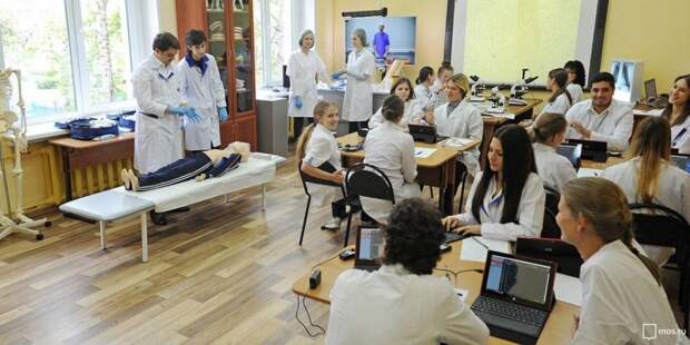 В Москве учеников медицинских классов стало вдвое больше с 2015 года. Фото: mos.ru