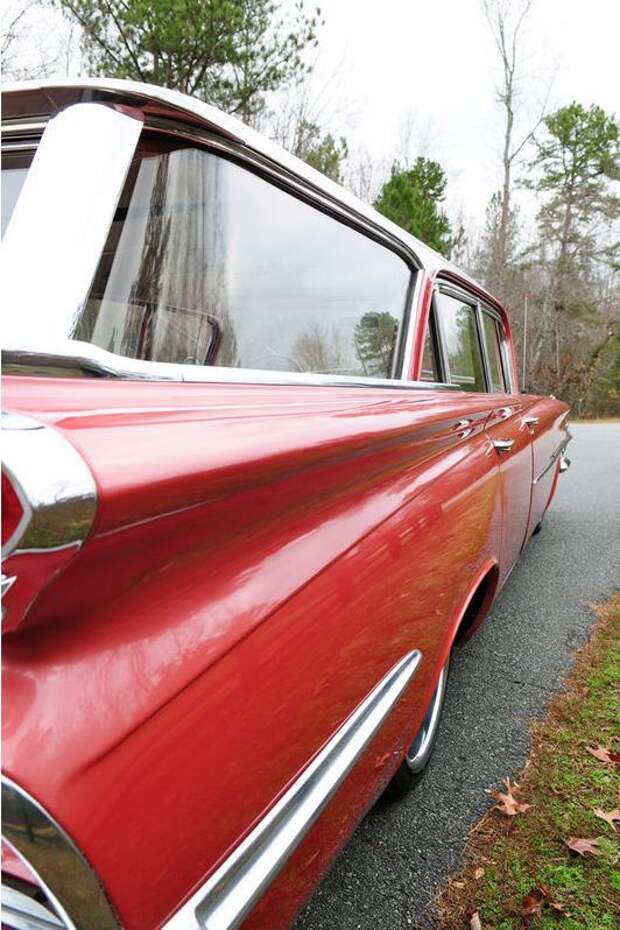 Тюнингованный 1959 Oldsmobile Dynamic выставлен на торги (15 фото)