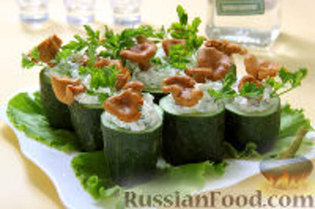 Фото к рецепту: Фаршированные огурцы Фото к рецепту: Фаршированные огурцы
