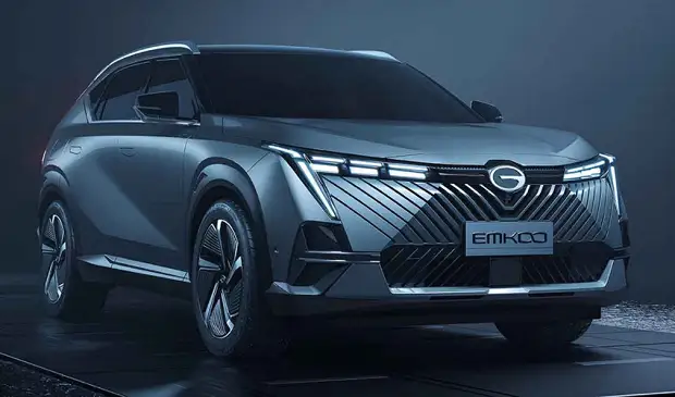 Футуристичный, гибридный, китайский и с агрегатами Toyota. Представлен кроссовер Trumpchi Emkoo