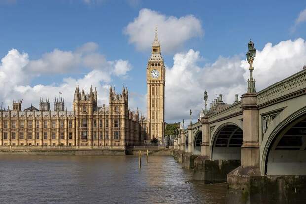 «Бьёт по экономике»: Британия выступила против блокады США Ормузского пролива