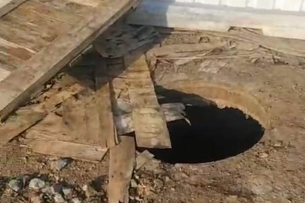 В Хабаровском крае четырехлетняя девочка провалилась в канализационный люк