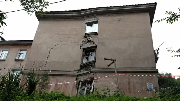 Амурская область получит 572 млн рублей на расселение из аварийного жилья