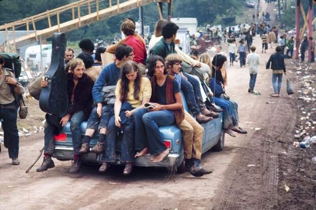 Молодые люди едут на Вудсток. Фото: Bill Eppridge / Getty Images. интересное/. фотографии, история, хиппи