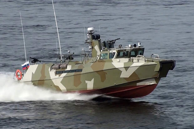 В Новороссийске начались испытания нового военного катера "Раптор" В Новороссийске начались испытания нового военного катера "Раптор"
