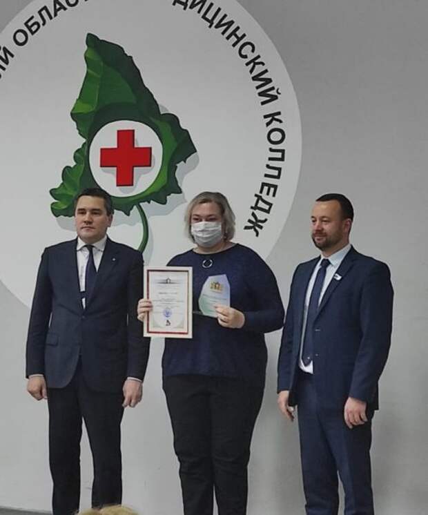 Член общественного совета Новоуральска получила диплом волонтер года 2021