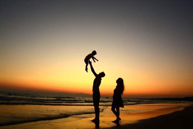 Профессор рассказал о новой выплате семьям с двумя и более детьми