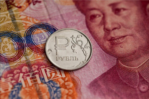 Россия заняла третье место в мире по использованию юаня