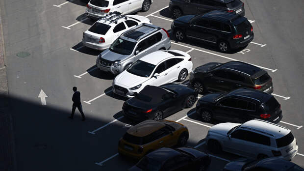 Земля во дворе — общая: адвокат объяснила, почему нельзя «бронировать» парковочные места