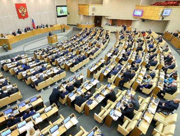 Депутатов-новичков два дня учили нажимать на кнопки в зале Госдумы