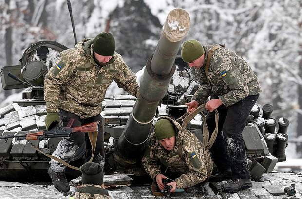 У нас под боком есть очень воинственный сосед – Украина. Фото: REUTERS