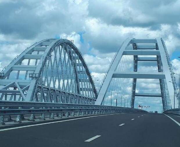 Строительство железнодорожной части Крымского моста завершено