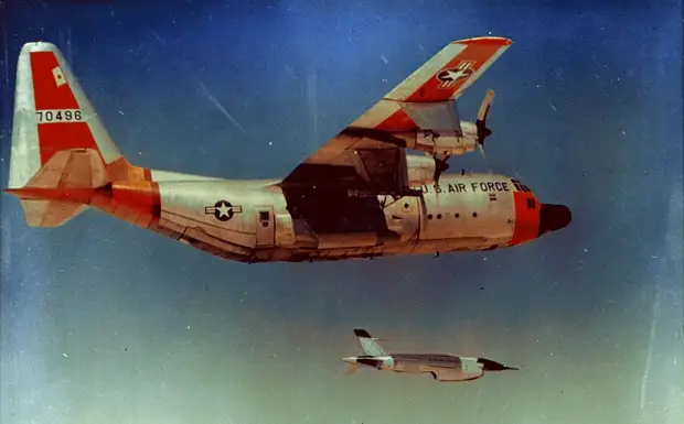 Как американцы украли с помощью дронов секретные данные о советских ракетах С-75 во Вьетнаме