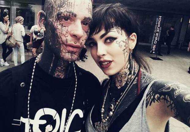 Люди, которые намеренно себя уродуют (26 фото) Люди, которые намеренно себя уродуют (26 фото)