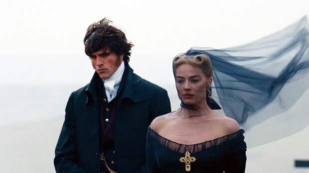 «Грозовой перевал» Эмиральд Феннел: уродливый кенотаф готической эпохе