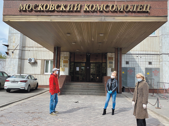 "Легкие любят сало": свой коронавирус описали десять заболевших журналистов