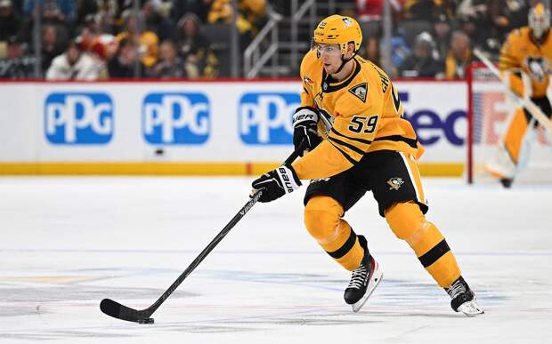 Чинахов помог «Питтсбургу» открыть счет в матче с «Нью-Джерси», набрав 40-е очко в сезоне