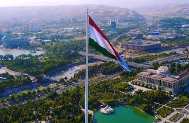 «Вы нам никто! Мы диктуем правила»: Россия вызвала истерику в Таджикистане, наказав вуз-нарушитель в Душанбе