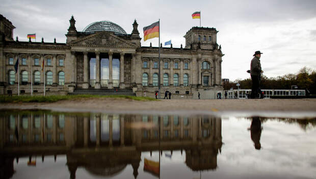 Здание Рейхстаг в котором находится парламент Бундестаг Германии.. Архивное фото