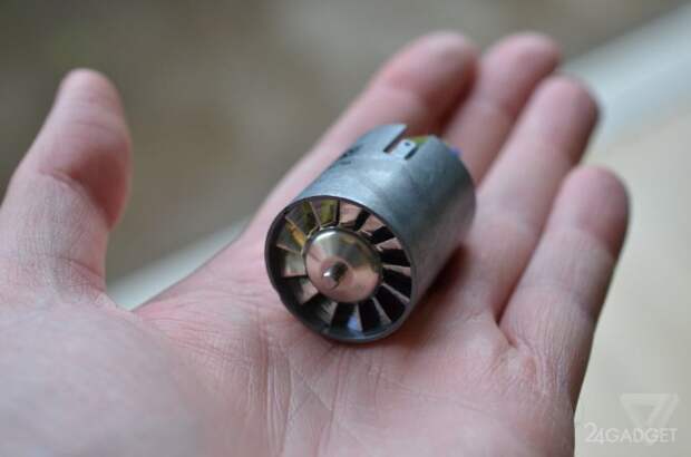 Инновационный сверхзвуковой фен от Dyson (13 фото + видео)